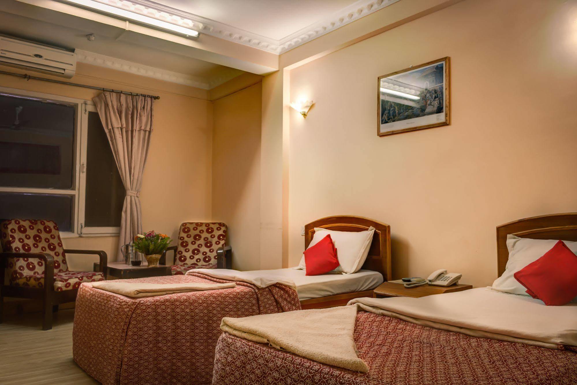 Hotel Kamal Катманду Екстер'єр фото